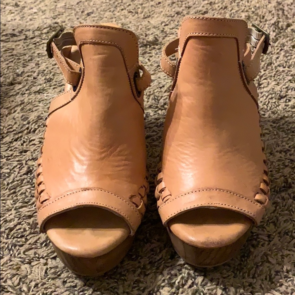 Very Volatile Wedges